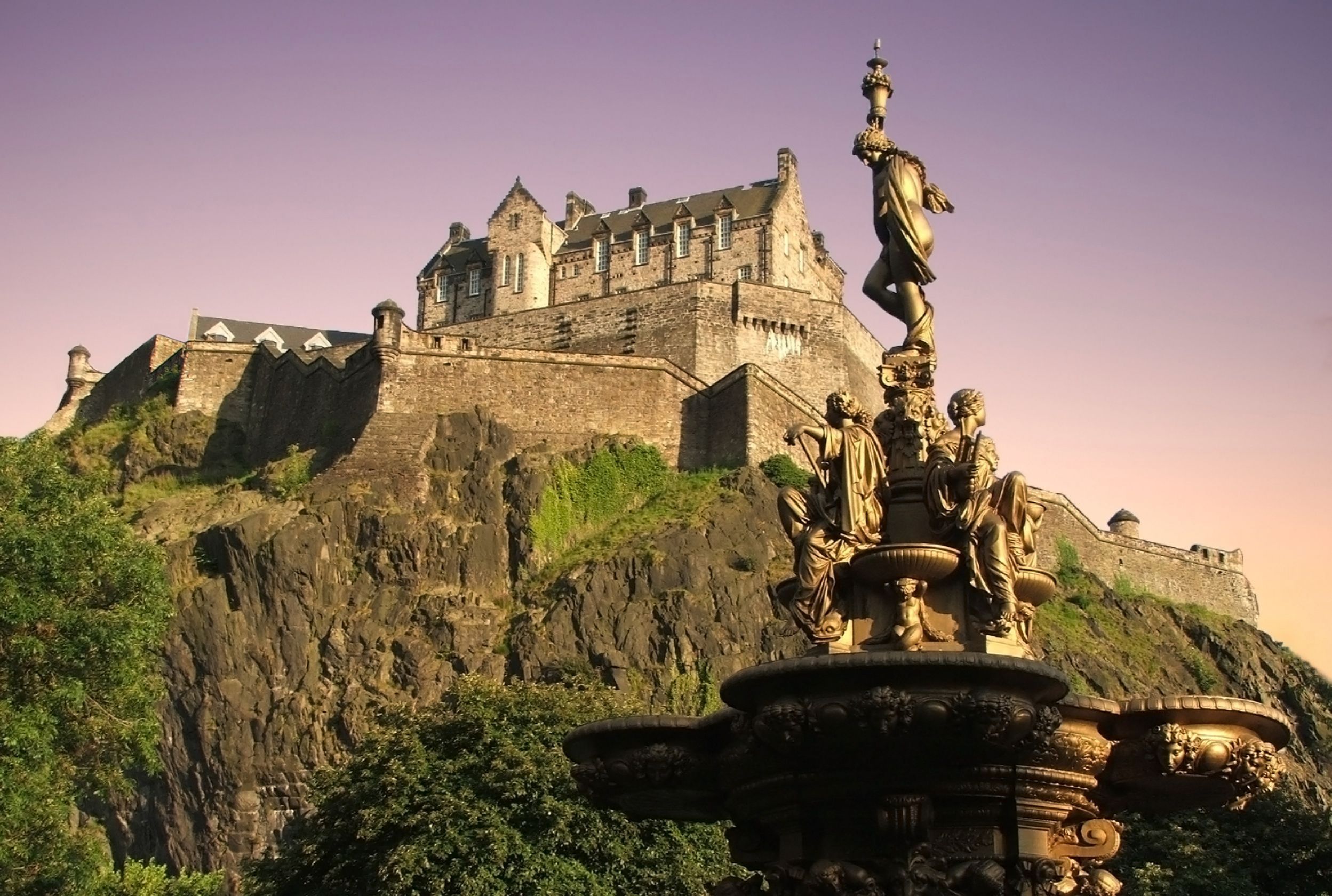 Vé máy bay giá rẻ đi Edinburgh